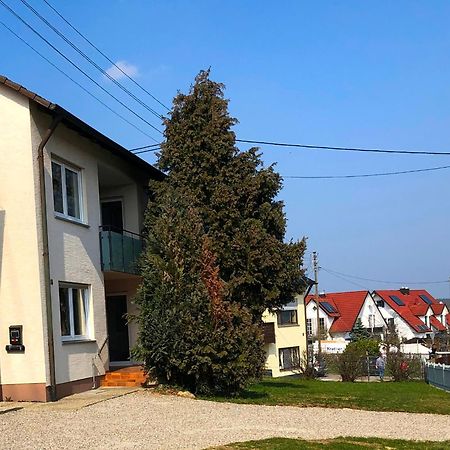 Ferienwohnungen / Ferienhaus Adelsried Zewnętrze zdjęcie