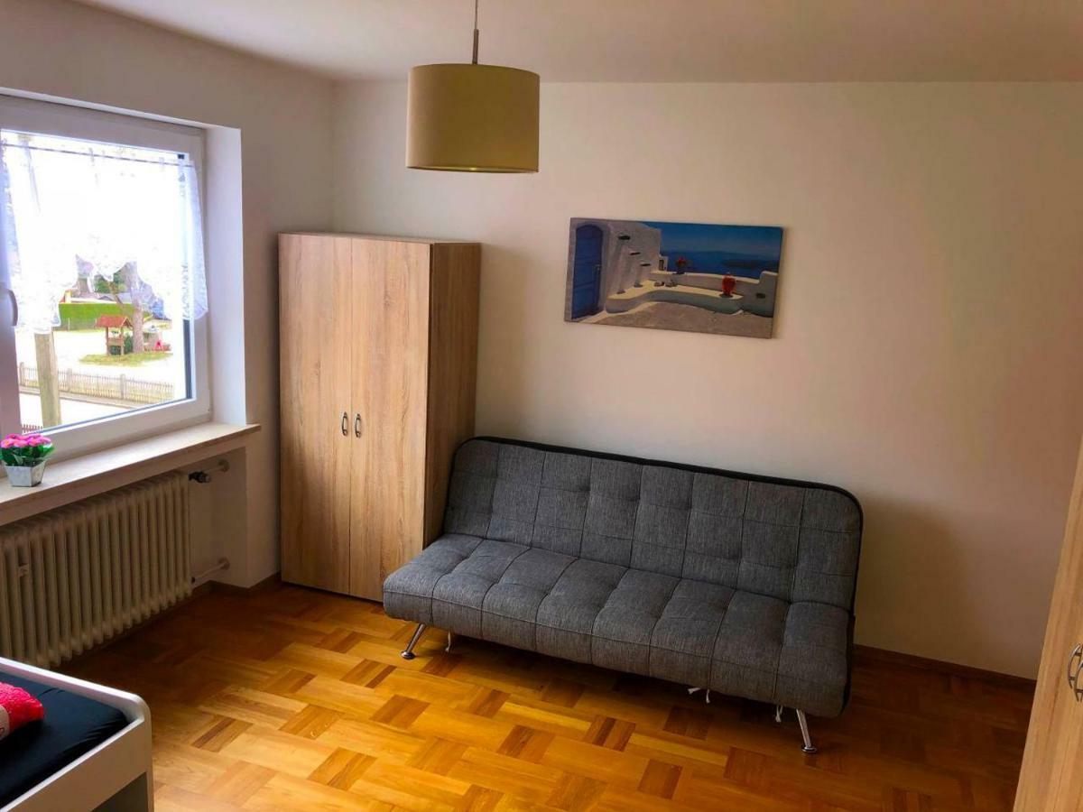 Ferienwohnungen / Ferienhaus Adelsried Zewnętrze zdjęcie